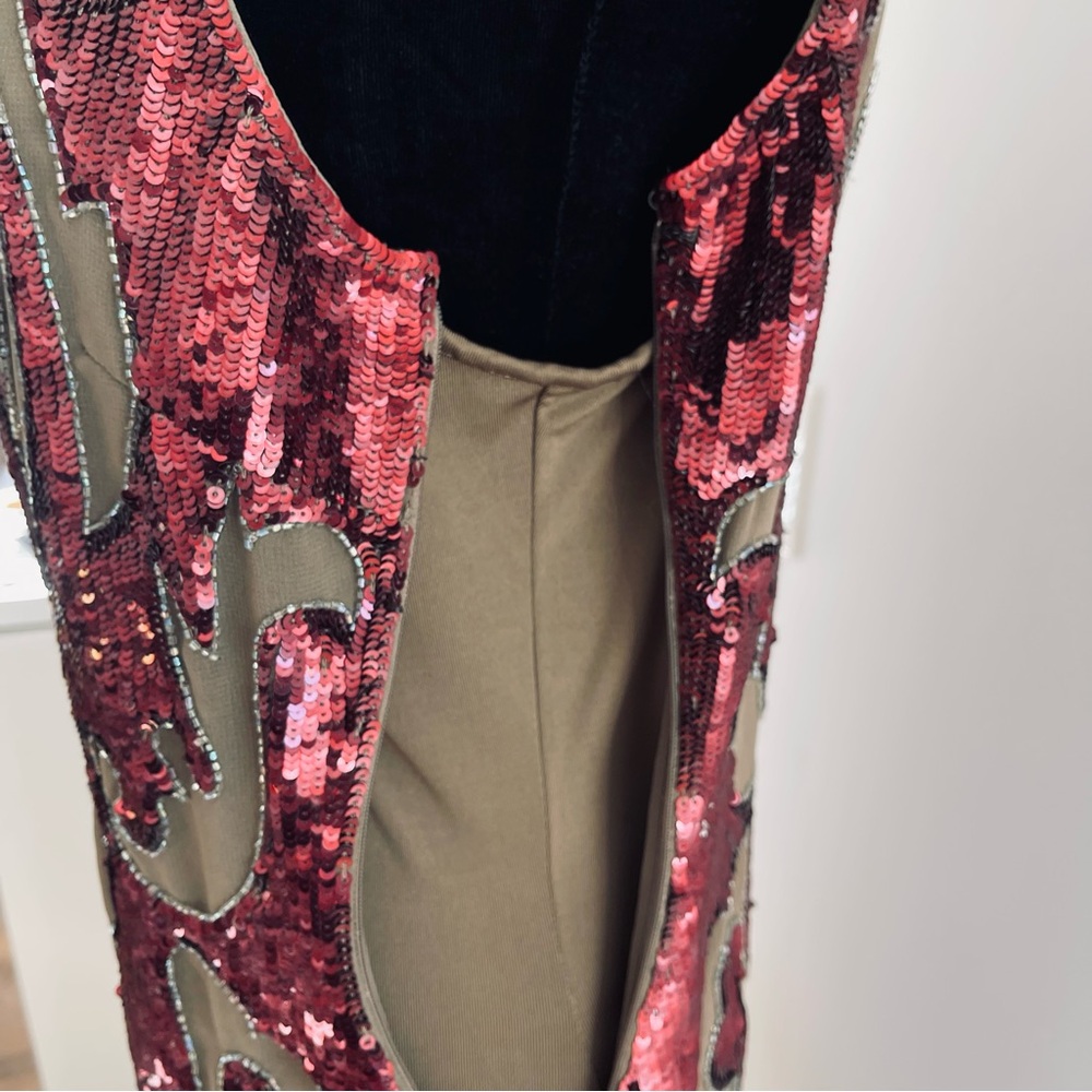 Needle & Thread Sequin Dress in Pink and Tan, Size 6 - Picture 4 of 16